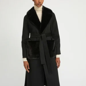 Belted coat in cashmere wool with mink fur collar and over-pockets