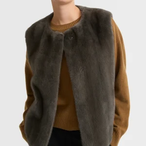 Long-haired mink fur gilet