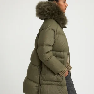 Long down jacket with raglan sleeves and fluffy lambswool trim