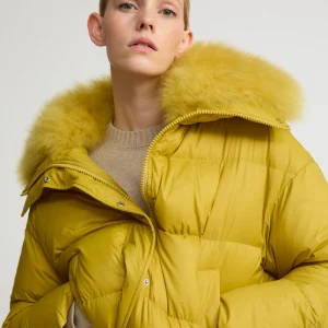 Short down jacket with fluffy lambswool trim