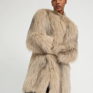 Long jacket in knitted fox fur