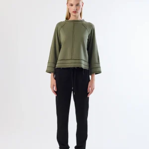 Haut raglan à coutures contrastées