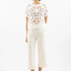 Haut en crochet appliqué de fleur